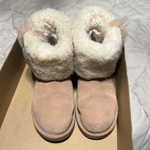 UGG - Picture 4 of 5